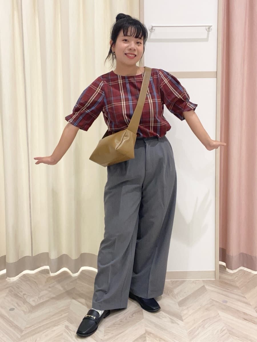 まちゃんなちゃんさんの「SHOO･LA･RUE｜【S-LL/5分袖】お袖タックできれいに魅せる 大人のチェックブラウス」を使ったコーディネート