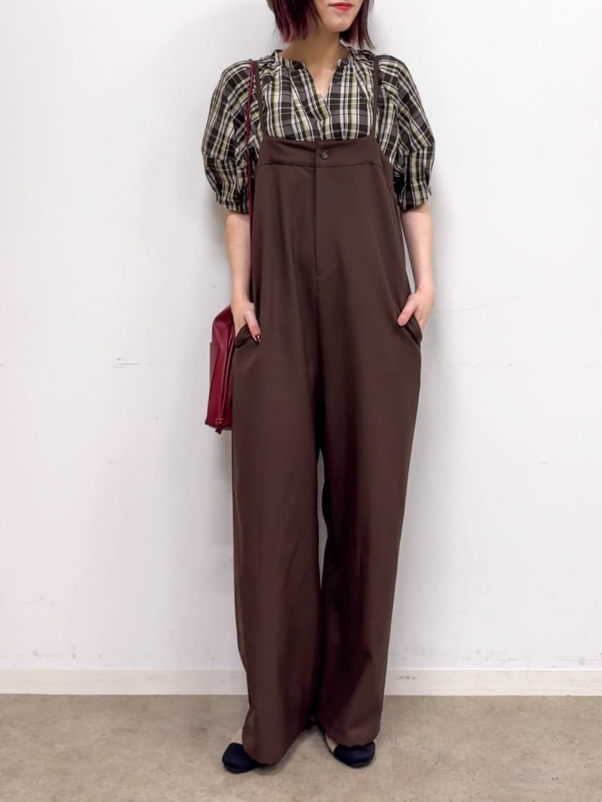 𝐜𝐡𝐢𝐤𝐚さんの「SHOO･LA･RUE｜【S-LL/洗濯後しわになりにくい】ランタンスリーブで女性らしく 5分袖スキッパーブラウス」を使ったコーディネート