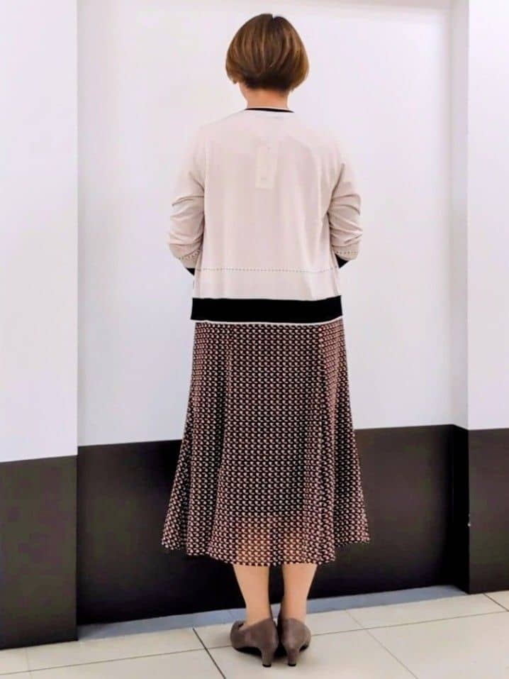 じゅりさんの「Reflect｜【WEB先行カラーあり／手洗い可／アンサンブル可】バイカラーカーディガン」を使ったコーディネート
