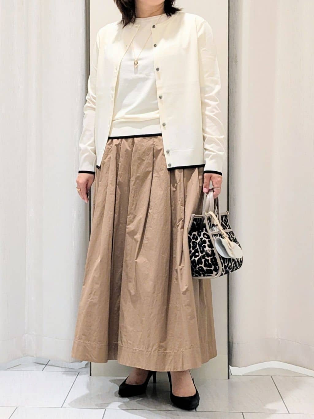 Onumaさんの「UNTITLED｜【アンサンブル可/薄手】ベーシッククルーネックカーディガン」を使ったコーディネート