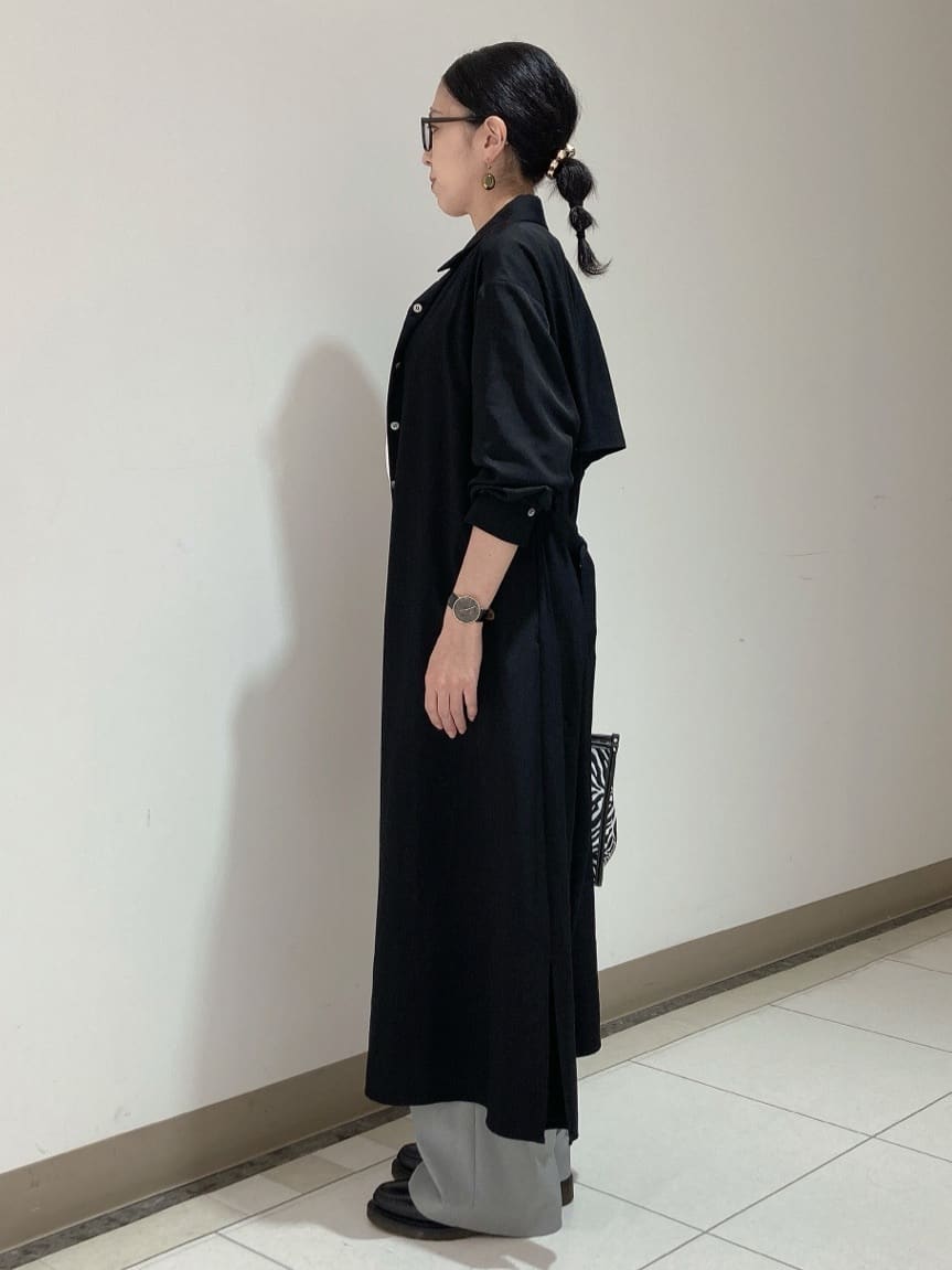 環さんの「UNTITLED｜【前開きボタン/ベルト付/羽織シャツ/】2WAYトレンチ風ワンピース」を使ったコーディネート