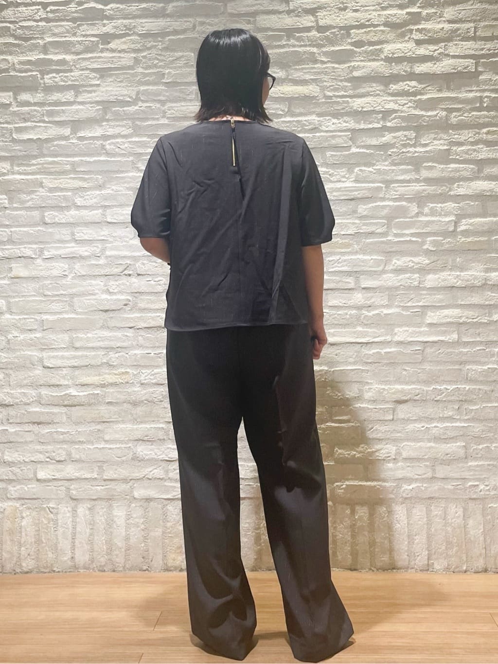 シゲリさんの「OPAQUE.CLIP｜ラメストライプタックスリーブブラウス／セットアップ可【洗濯機洗い可／防シワ／吸水速乾】」を使ったコーディネート