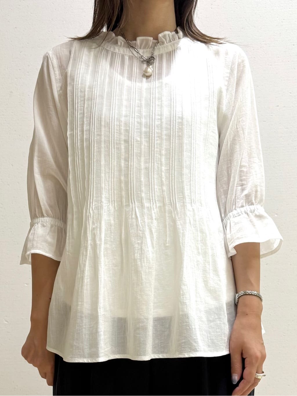 mamiさんの「INDIVI｜【洗える/コットン】ピンタックシアーブラウス」を使ったコーディネート
