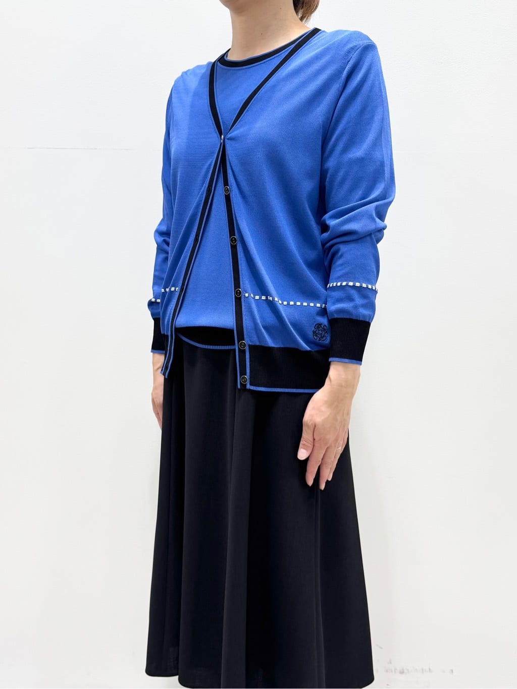 koyaさんの「Reflect｜【WEB先行カラーあり／手洗い可／アンサンブル可】バイカラーカーディガン」を使ったコーディネート