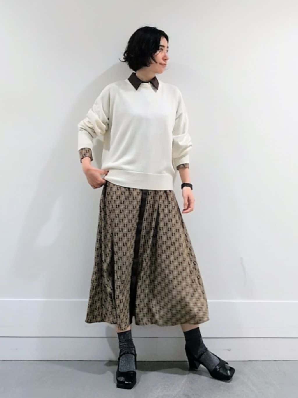 ミズタさんの「UNTITLED｜【8色展開／コンパクト丈】レーヨン混 コクーンニット」を使ったコーディネート