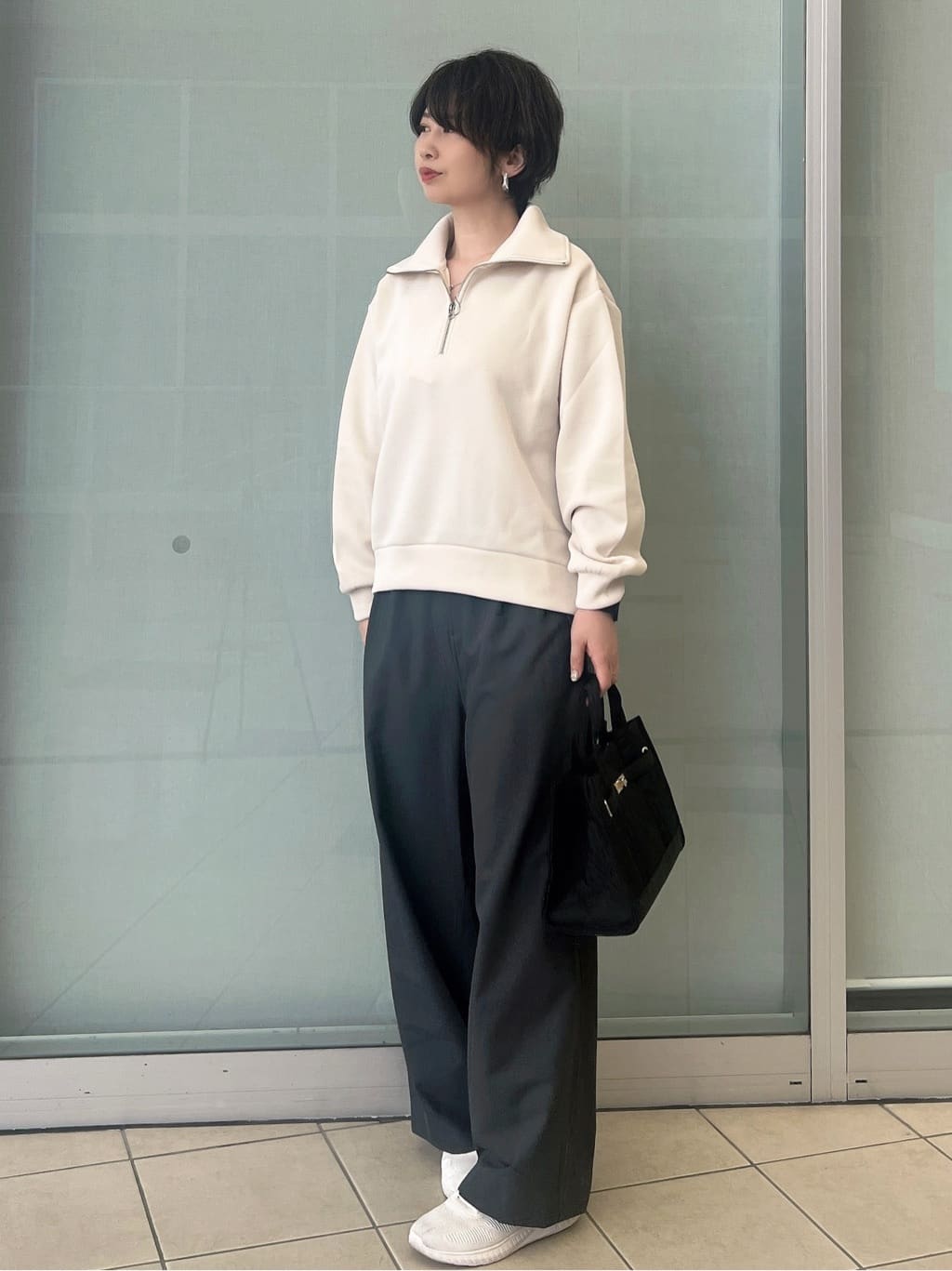 yo-koさんの「OPAQUE.CLIP｜ベルト付きタックワイドパンツ【洗濯機OK】」を使ったコーディネート