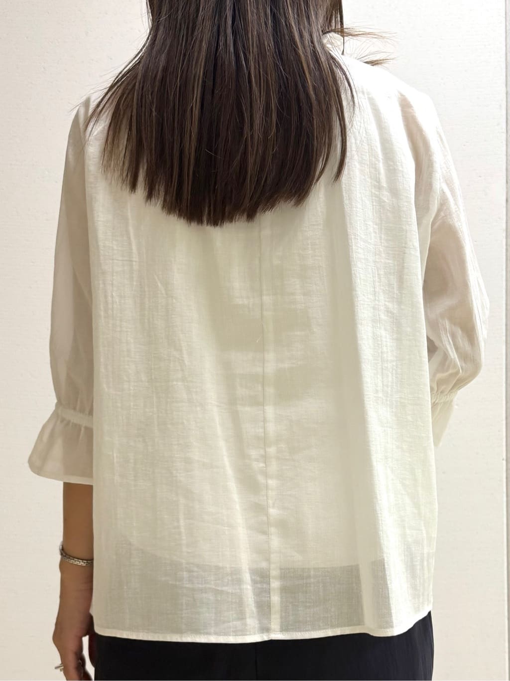 mamiさんの「INDIVI｜【洗える/コットン】ピンタックシアーブラウス」を使ったコーディネート