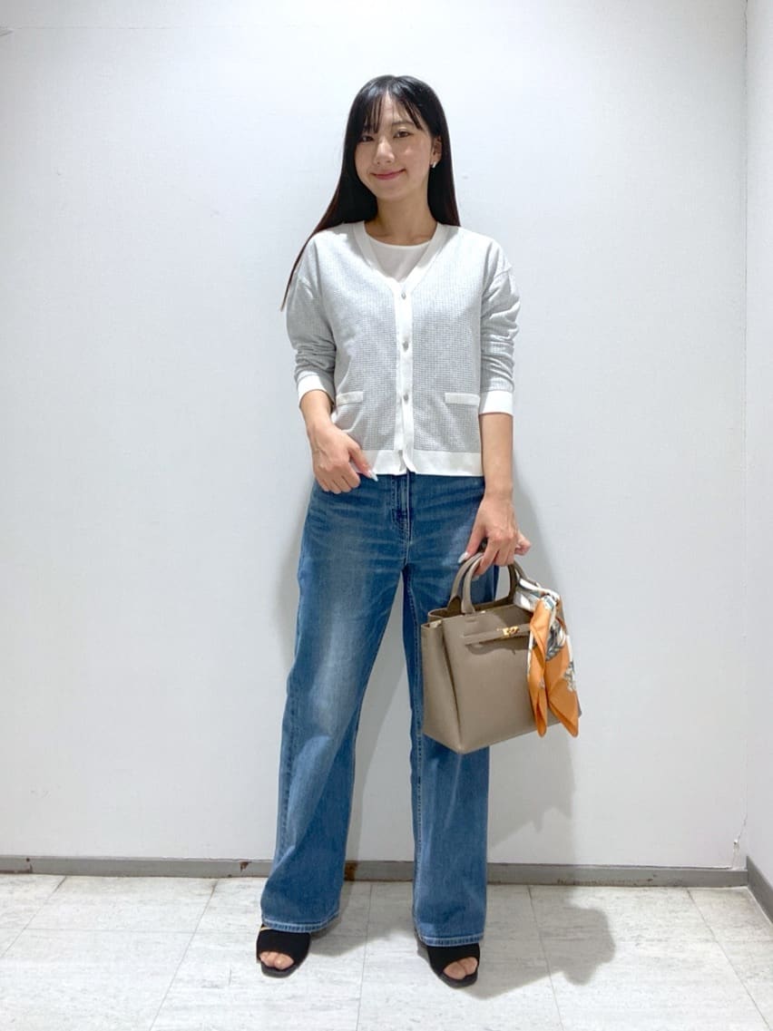 meiさんの「INDIVI｜【インナーとしても活躍！】シンプルTシャツ」を使ったコーディネート