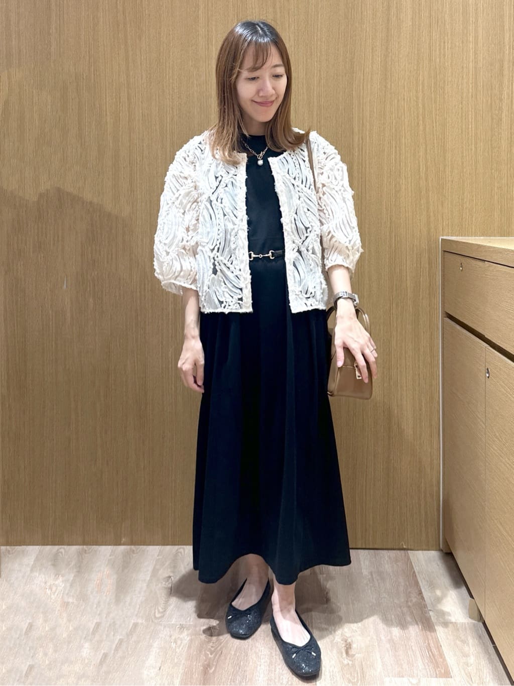 yukaさんの「OPAQUE.CLIP｜シアー刺繍レース前開きブラウス【洗濯機洗い可】」を使ったコーディネート