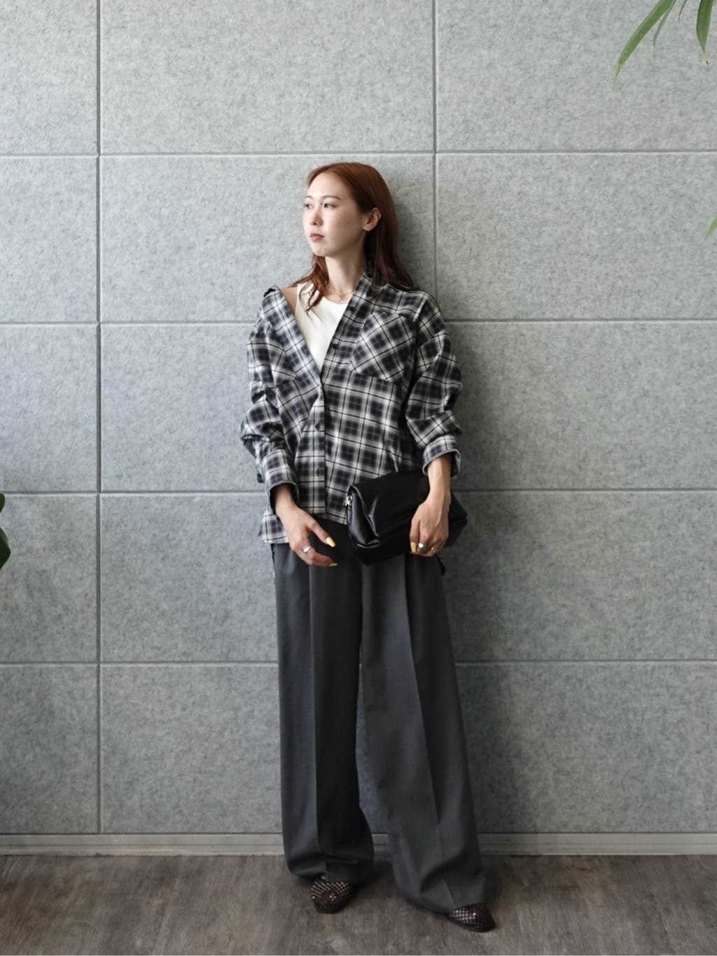 mitsukiさんの「INDIVI｜オンブレチェックシャツ」を使ったコーディネート