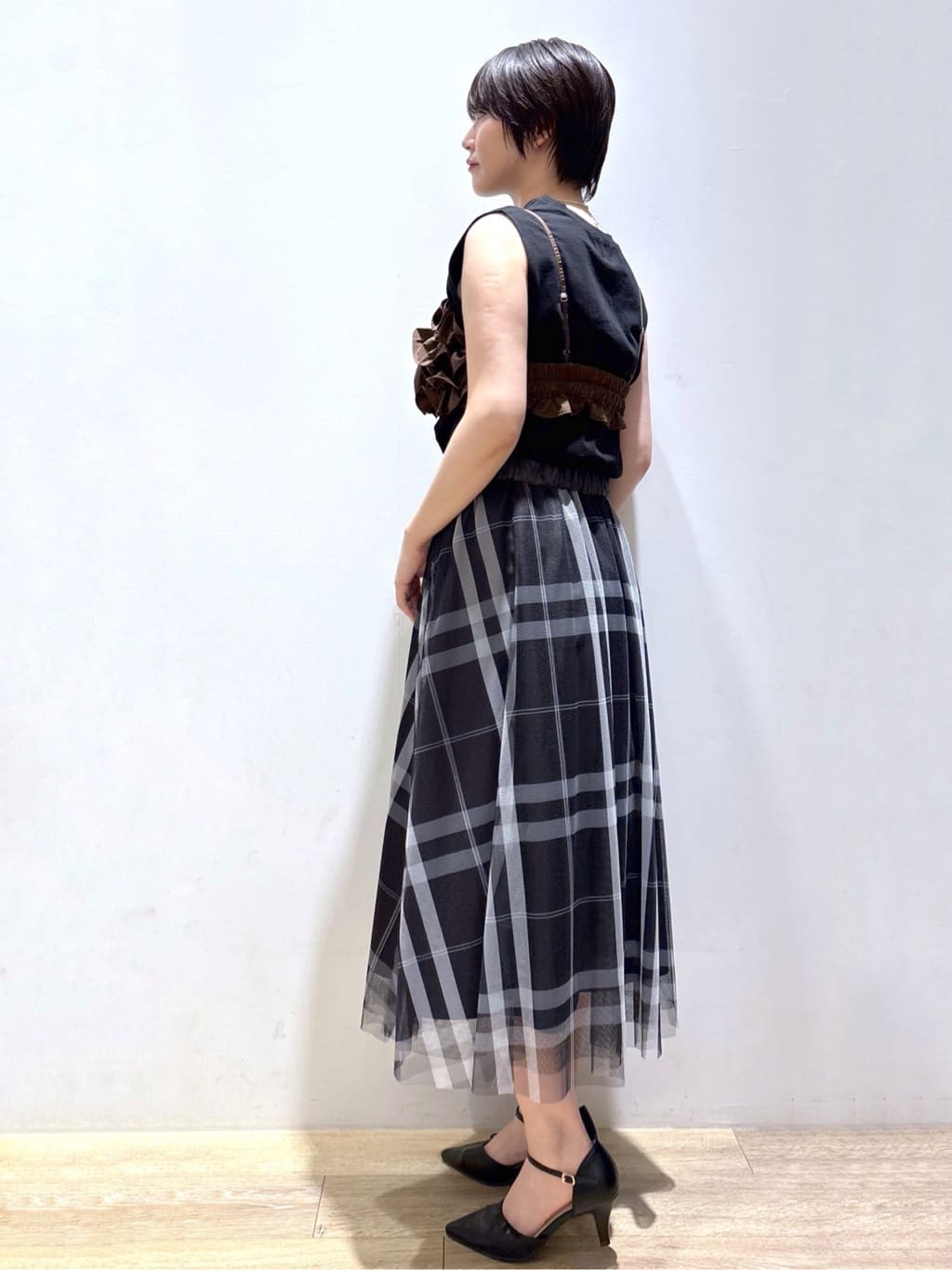 mizukiさんの「index｜《CanCam掲載》ツインセット／フリルキャミビスチェ&times;フレンチスリーブカットソー【洗濯機洗い可】」を使ったコーディネート
