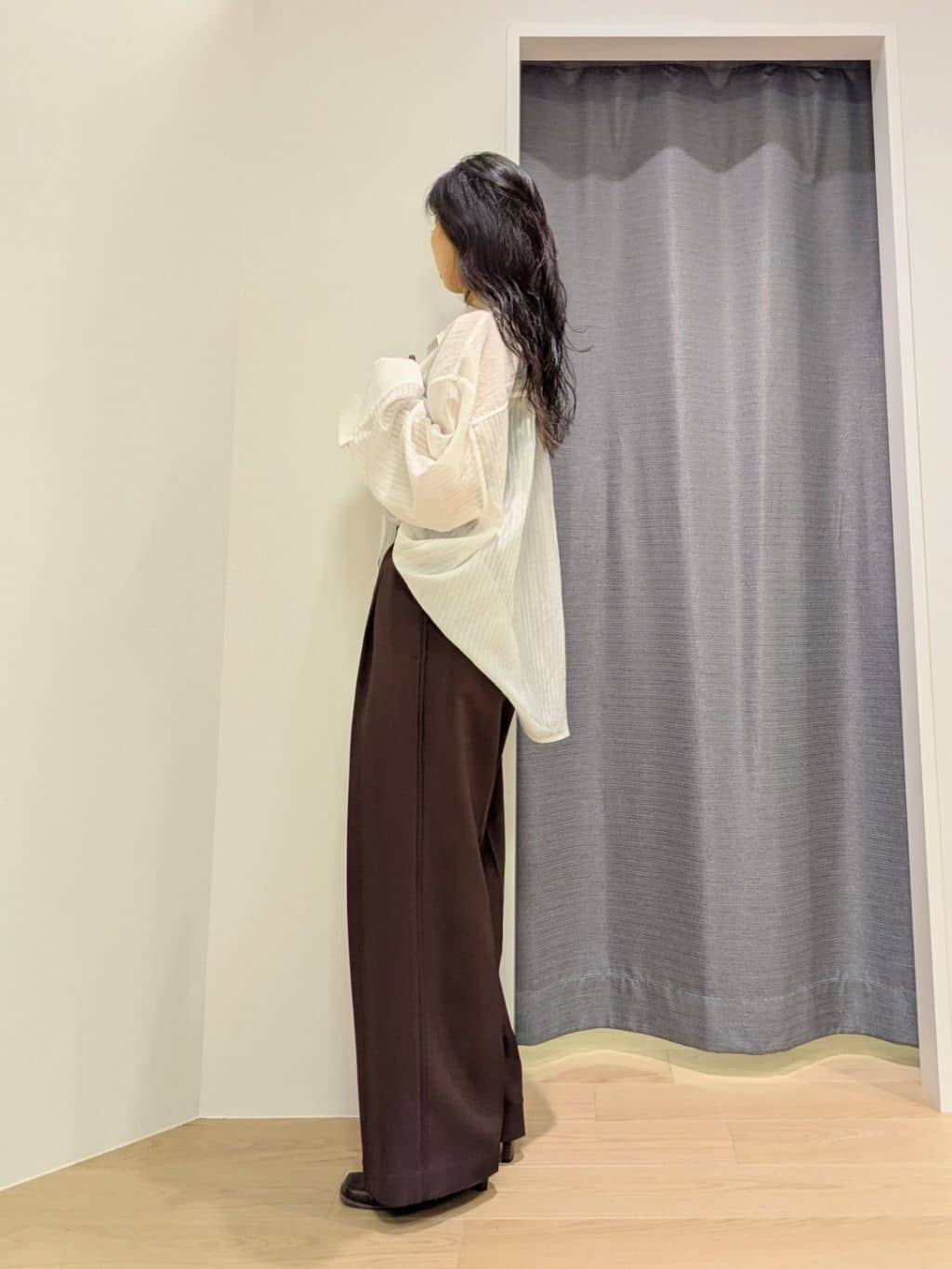 miiさんの「INDIVI｜Comfy SET UP｜イージーストレートワイドパンツ【セットアップ対応／通勤/カセット服】」を使ったコーディネート