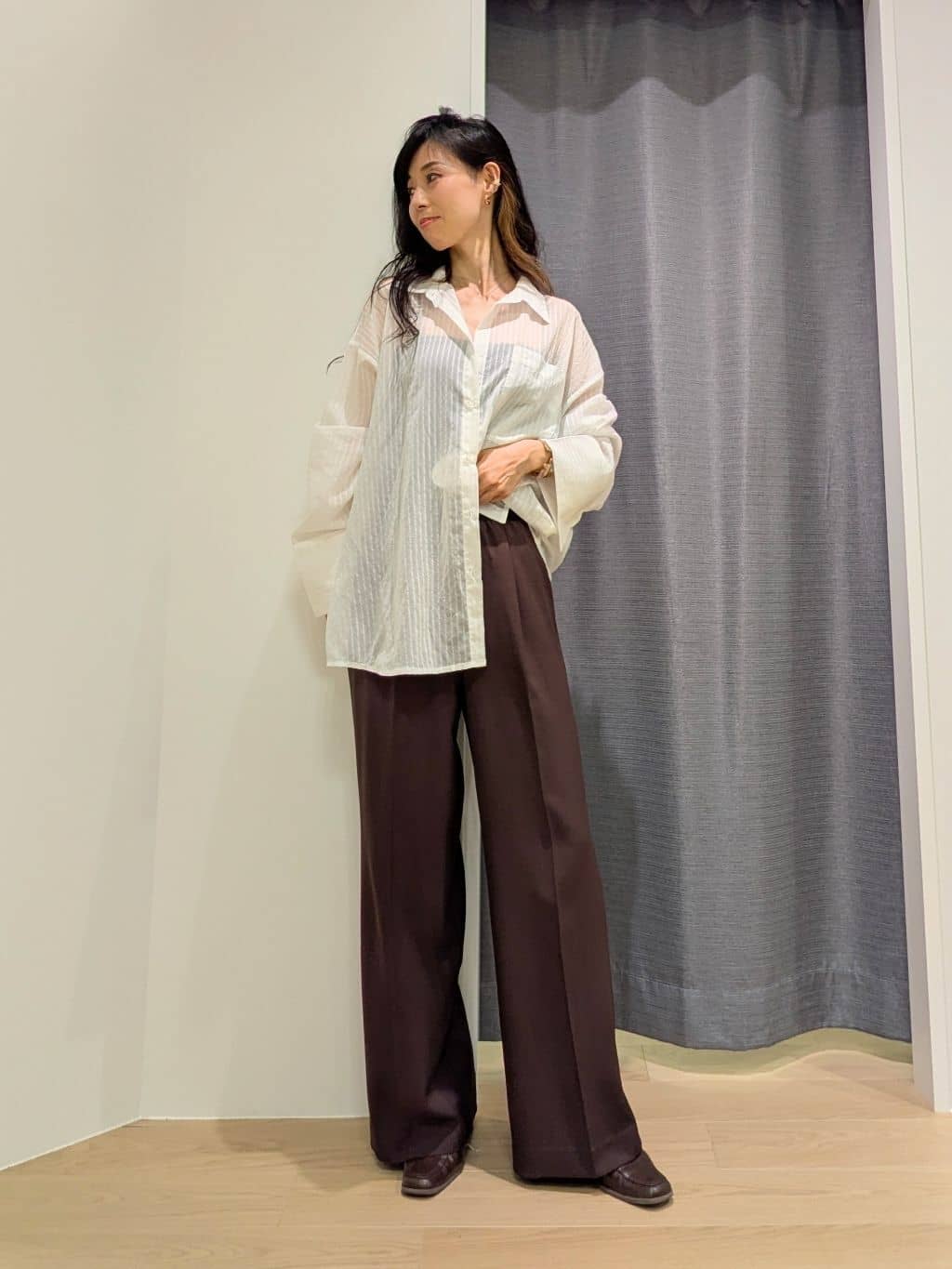 miiさんの「INDIVI｜Comfy SET UP｜イージーストレートワイドパンツ【セットアップ対応／通勤/カセット服】」を使ったコーディネート