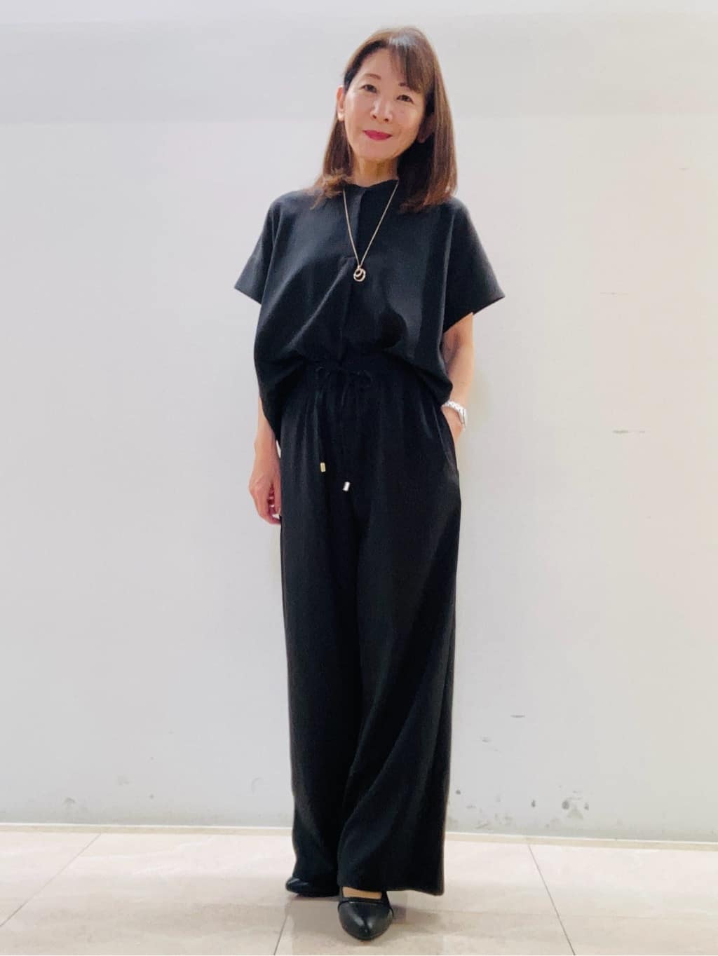 kurodaさんの「Reflect｜【E‐QUALITY／ウエスト総ゴム／セットアップ／単品使いOK◎】ブラウス＋ストレートパンツセット」を使ったコーディネート