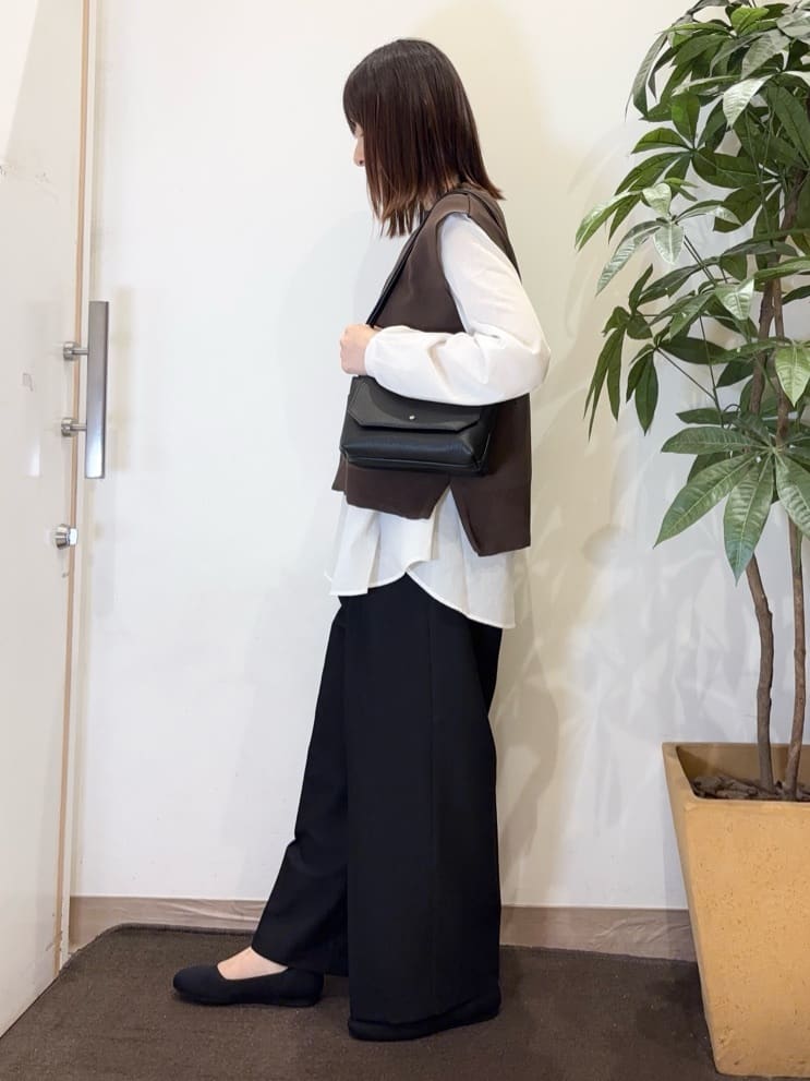 宗形さんの「SHOO･LA･RUE｜【S-LL/2点セット】着回し自在 ニットベスト＋フレアブラウス」を使ったコーディネート