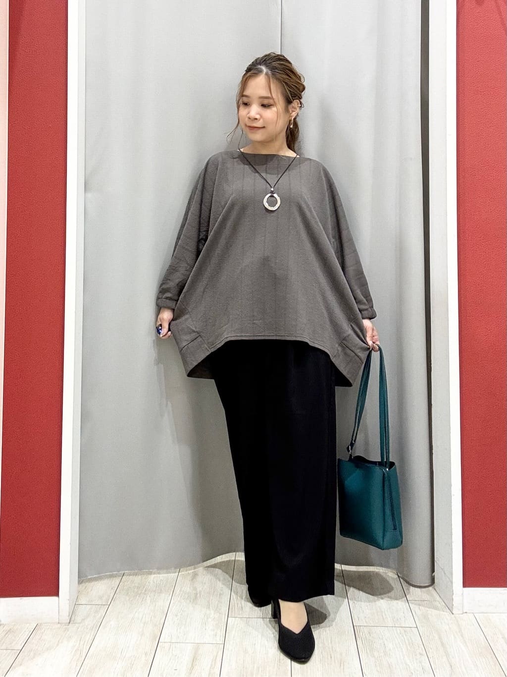 shioさんの「SHOO･LA･RUE｜【S-LL/7分袖】ゆるシルエットが心地よい ドルマントップス」を使ったコーディネート
