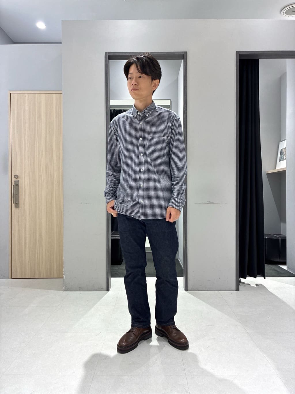 わいずみさんの「TAKEO KIKUCHI｜【抗菌防臭/シーズンレス】シアサッカーギンガムチェック ストレッチシャツ」を使ったコーディネート