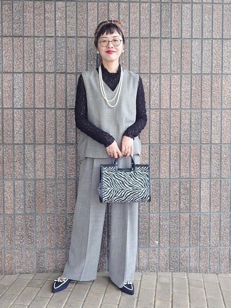 MUTSUKOさんの「UNTITLED｜【セットアップ可/洗える】梳毛調合繊Vネックベスト」を使ったコーディネート