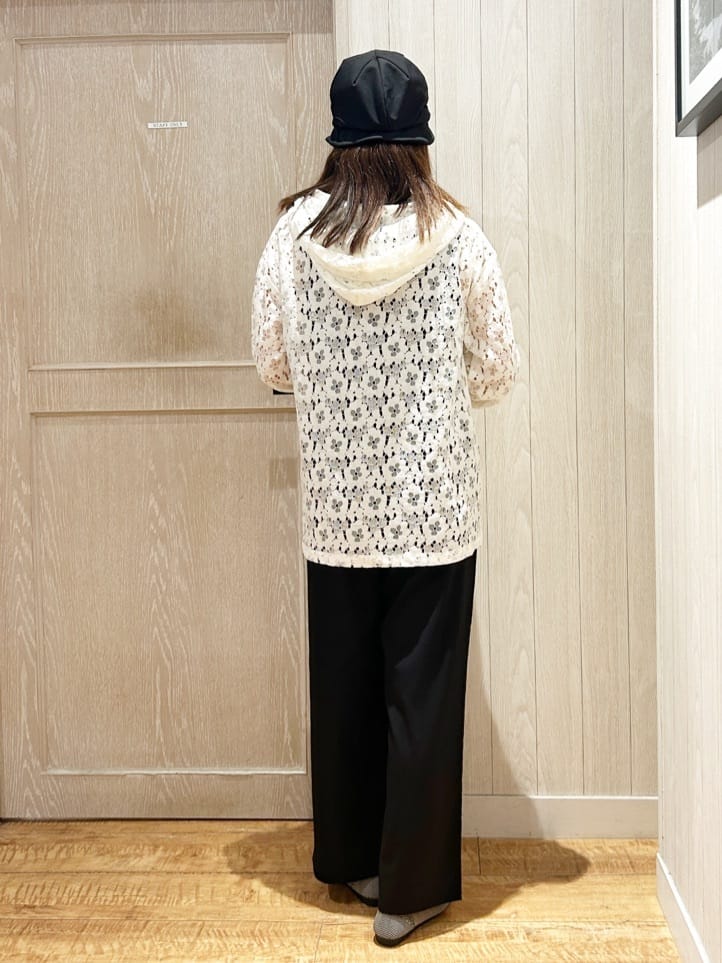 yukaさんの「SHOO･LA･RUE｜レースフーディプルオーバー」を使ったコーディネート