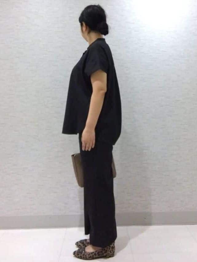 sakoさんの「Reflect｜【E‐QUALITY／ウエスト総ゴム／セットアップ／単品使いOK◎】ブラウス＋ストレートパンツセット」を使ったコーディネート