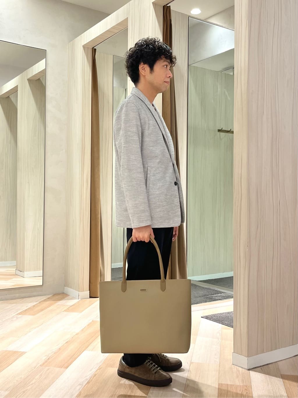 URAさんの「TAKEO KIKUCHI｜【尾州織】ショールカラー カーディガン」を使ったコーディネート
