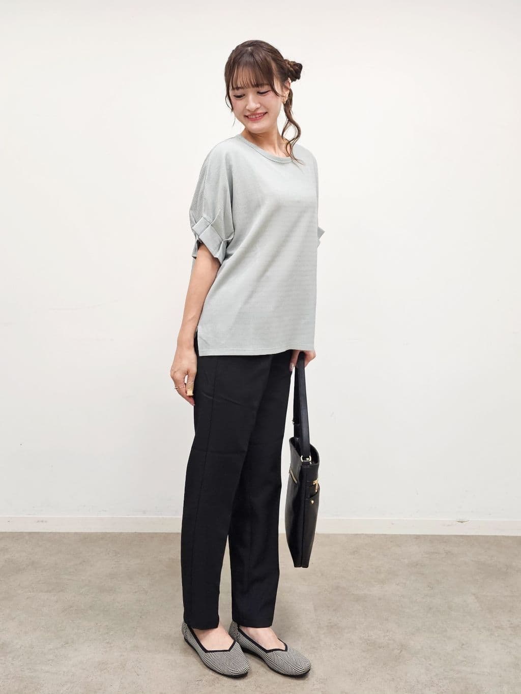 ゆゆさんの「SHOO･LA･RUE｜【洗える】お袖のタックがアクセント インせず着られる さらさらドルマントップス」を使ったコーディネート
