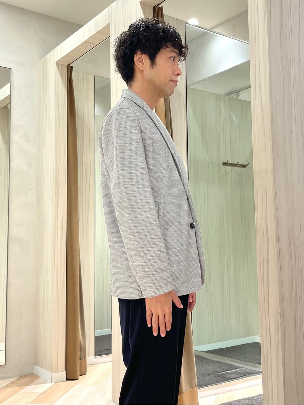 URAさんの「TAKEO KIKUCHI｜【尾州織】ショールカラー カーディガン」を使ったコーディネート