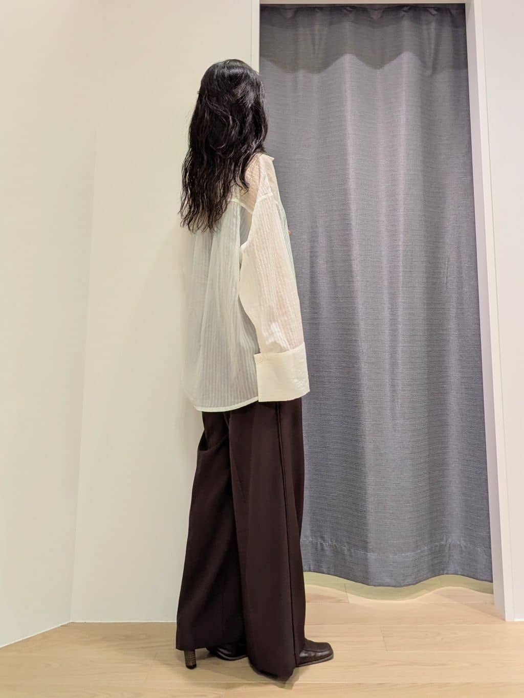 miiさんの「INDIVI｜Comfy SET UP｜イージーストレートワイドパンツ【セットアップ対応／通勤/カセット服】」を使ったコーディネート