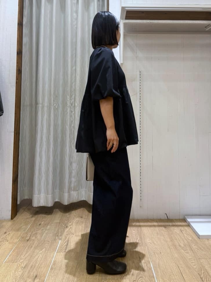 chさんの「THE SHOP TK｜バルーンスリーブペプラムチュニック【洗える】」を使ったコーディネート