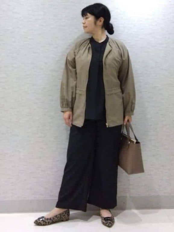 sakoさんの「Reflect｜【E‐QUALITY／ウエスト総ゴム／セットアップ／単品使いOK◎】ブラウス＋ストレートパンツセット」を使ったコーディネート