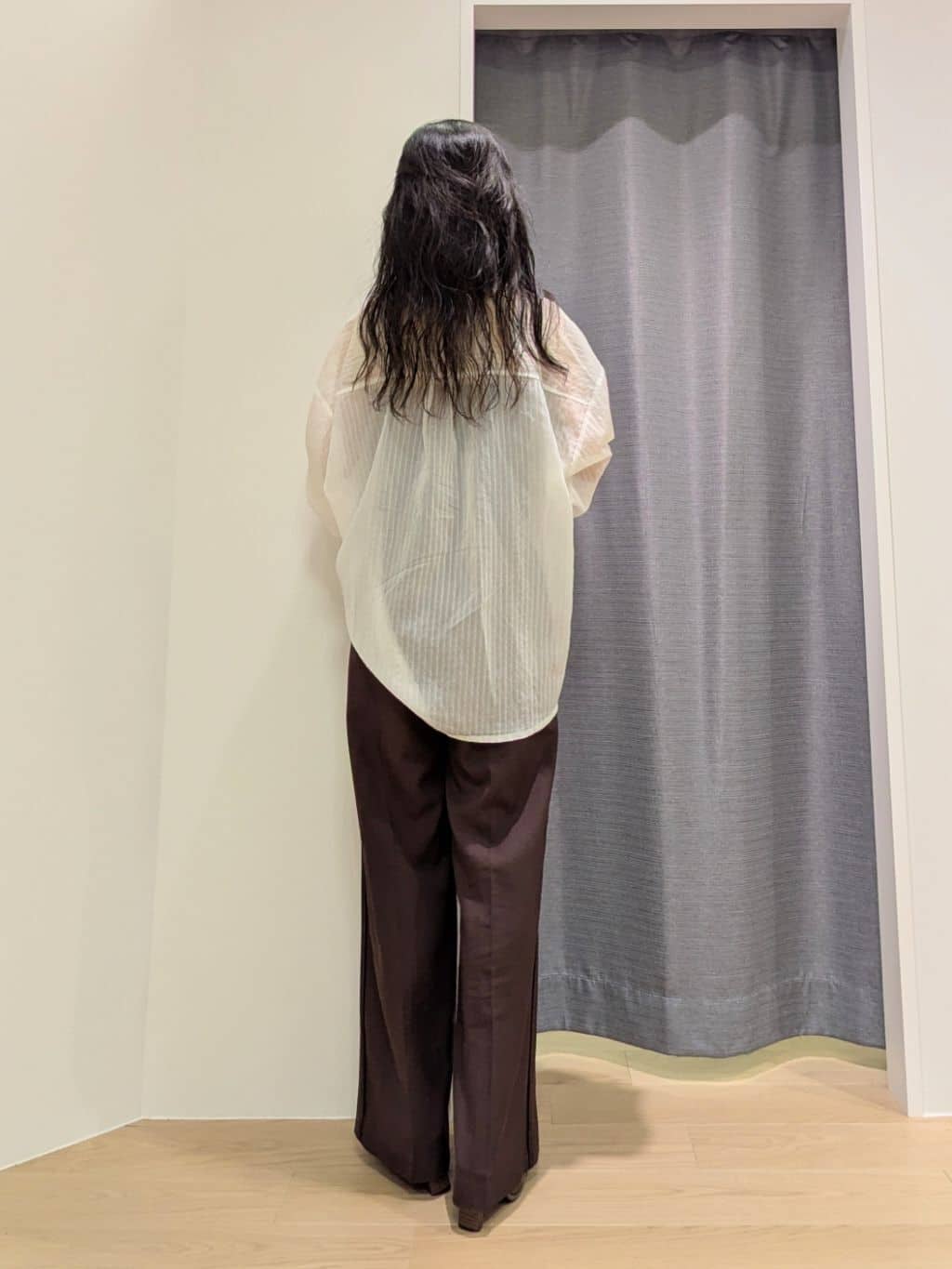 miiさんの「INDIVI｜Comfy SET UP｜イージーストレートワイドパンツ【セットアップ対応／通勤/カセット服】」を使ったコーディネート