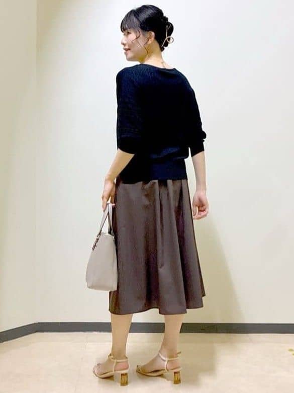  beni_gingerさんの「Reflect｜【マシンウォッシュ可／セットアップ可】シアーボックスタックプリーツスカート」を使ったコーディネート