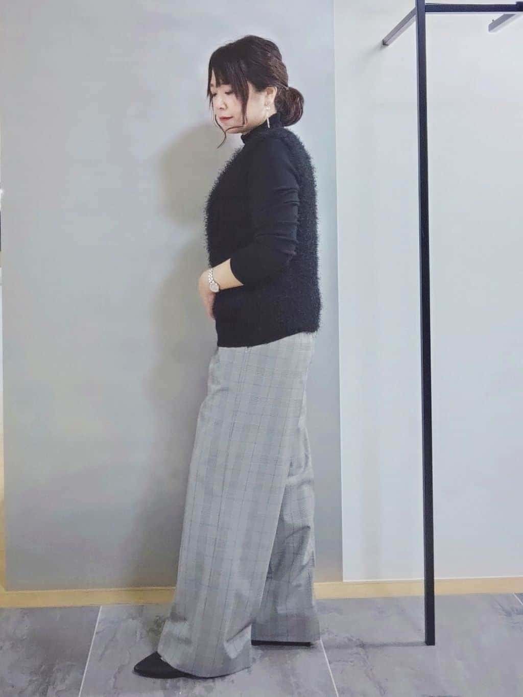TOMOMIさんの「INDIVI｜【名品／撥水／抗菌防臭】ロング丈リサイクルダウンコート」を使ったコーディネート