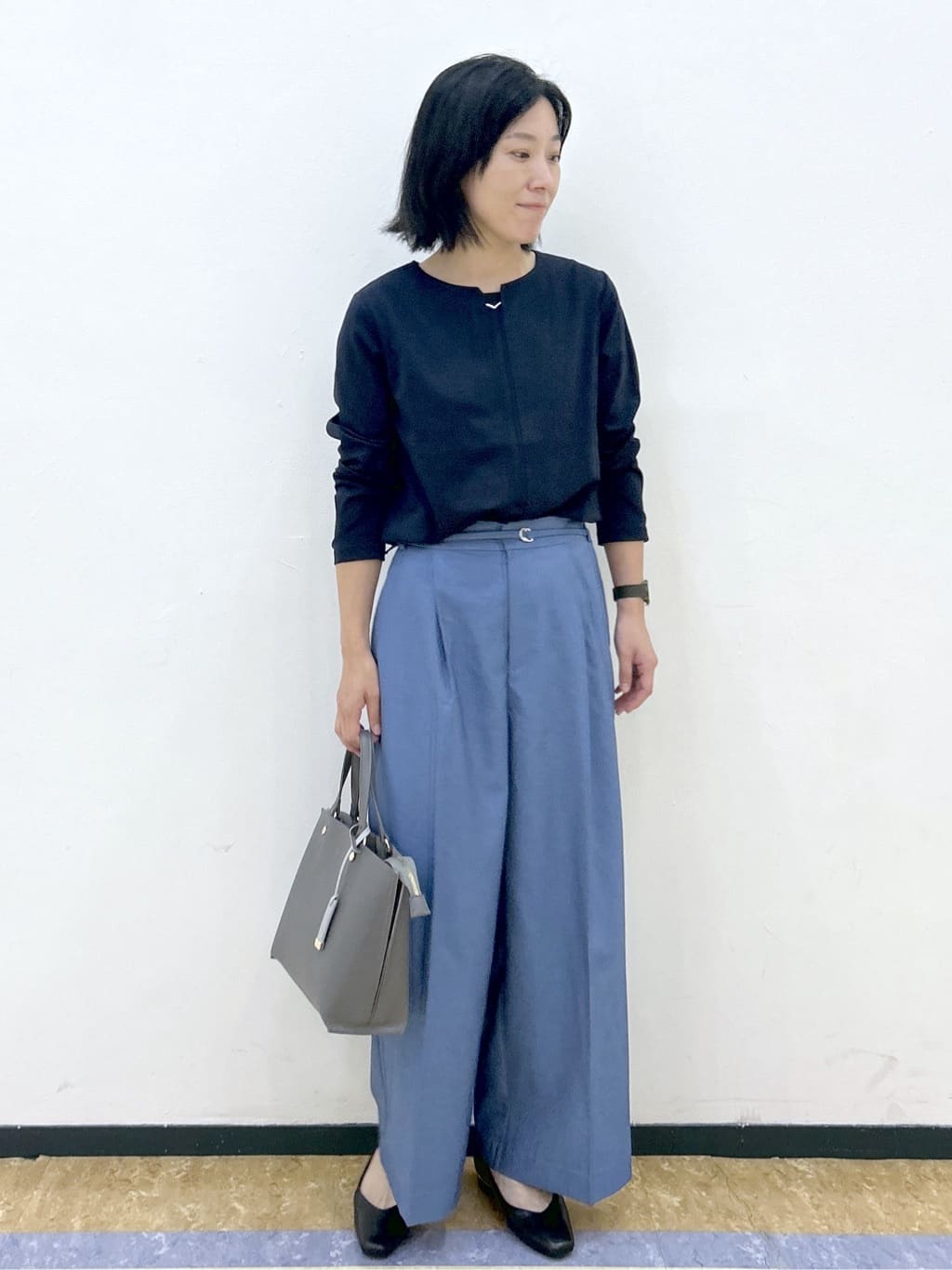 su.さんの「index｜ベルト付きストレッチワイドパンツ【洗濯機洗い可】」を使ったコーディネート