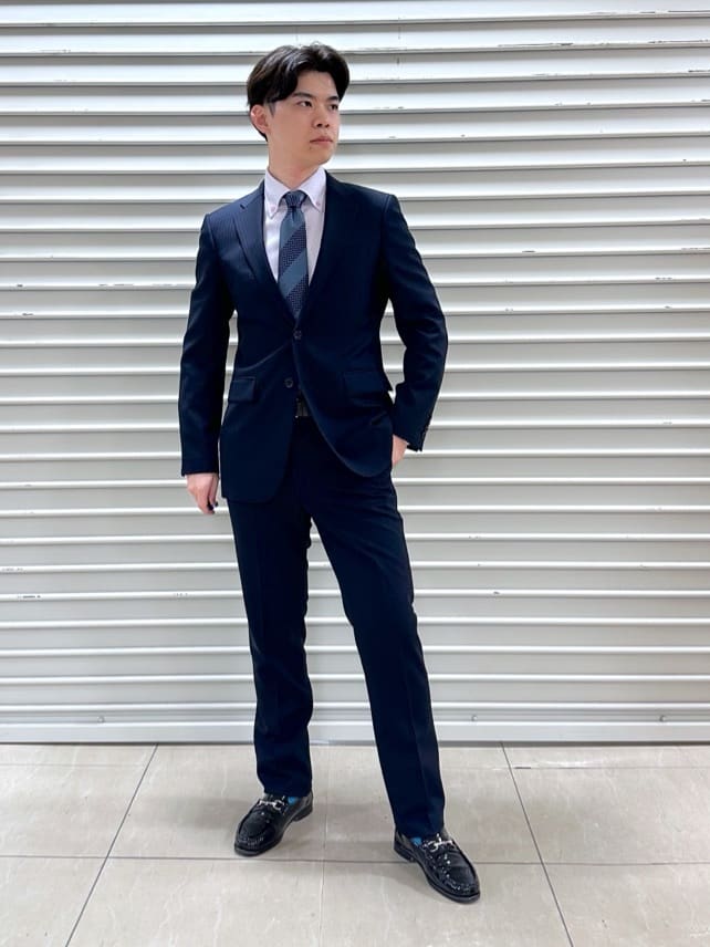 イッシーさんの「TAKEO KIKUCHI｜シャドーオルタネートストライプ スーツ」を使ったコーディネート