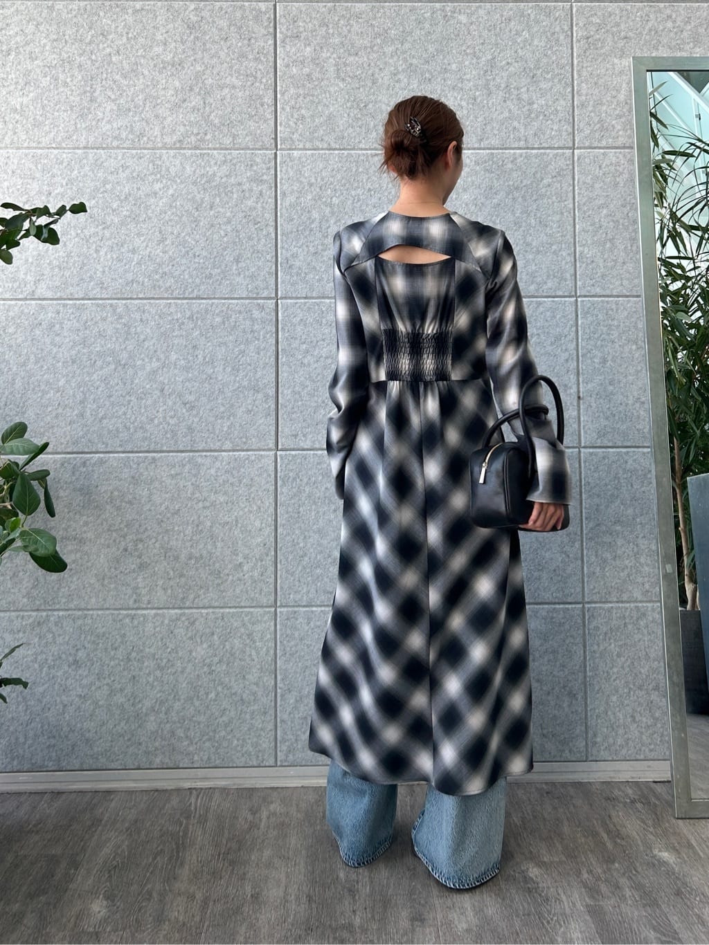 harunaさんの「CODE A｜shadow check femi dress」を使ったコーディネート