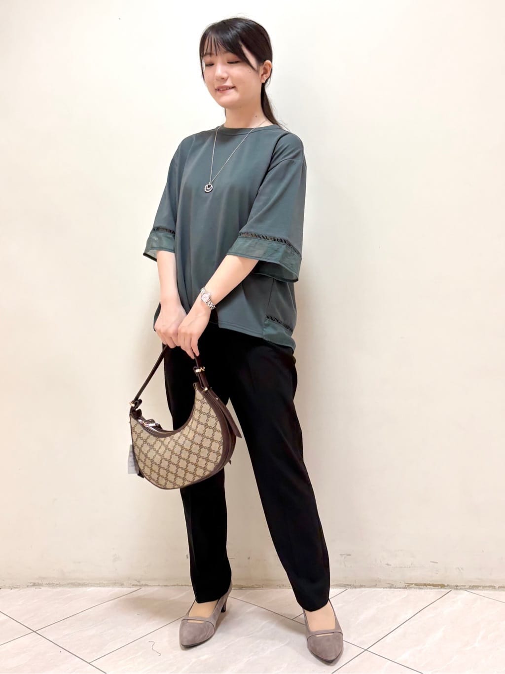mikiさんの「Reflect｜【E‐QUALITY／体型カバー】シアー&times;レースデザインプルオーバー」を使ったコーディネート