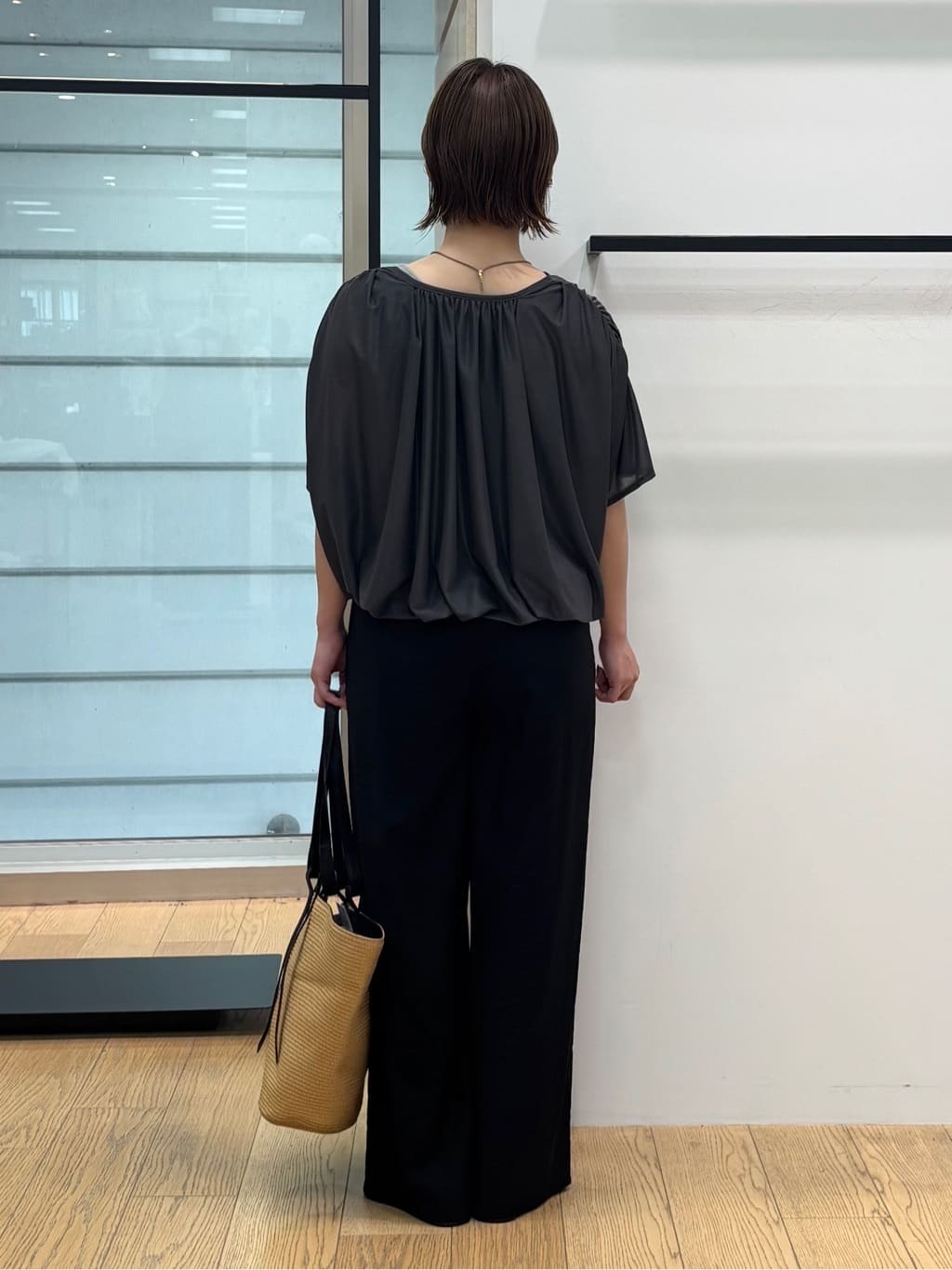 asamiさんの「INDIVI｜【洗える／体型カバー】シャーリングシアートップス」を使ったコーディネート