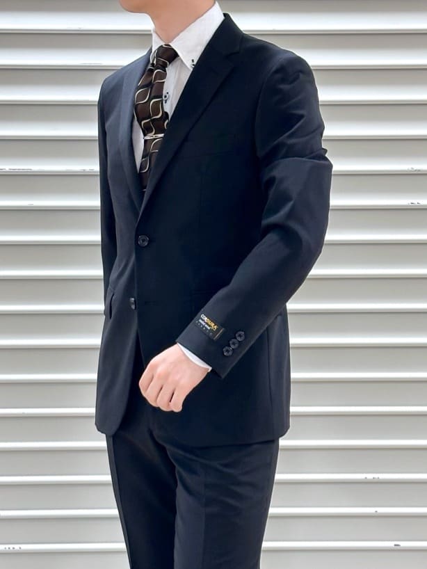 イッシーさんの「TAKEO KIKUCHI｜【Begin掲載】コーデュラ（R）夏素材ウールトロ　ストレッチスーツ」を使ったコーディネート