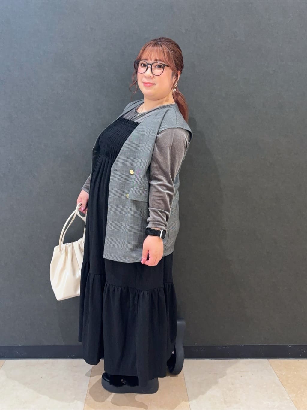 まやさんの「SHOO･LA･RUE｜【S-LL/セットアップ可/洗濯後しわになりにくい】ダブルベスト」を使ったコーディネート
