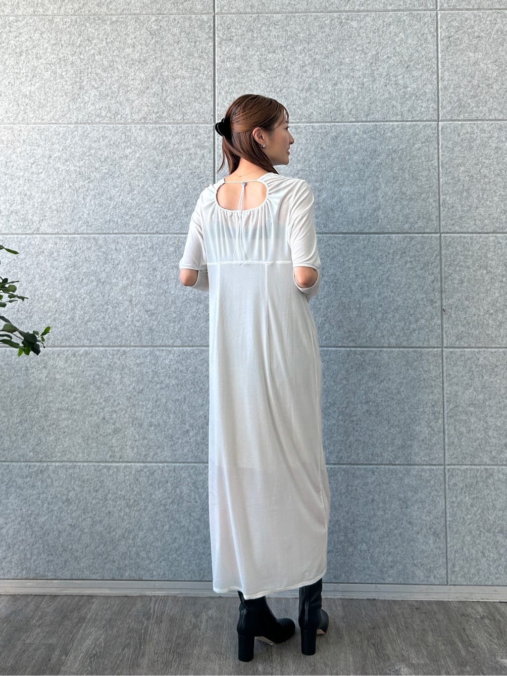 harunaさんの「CODE A｜velvet open back dress」を使ったコーディネート