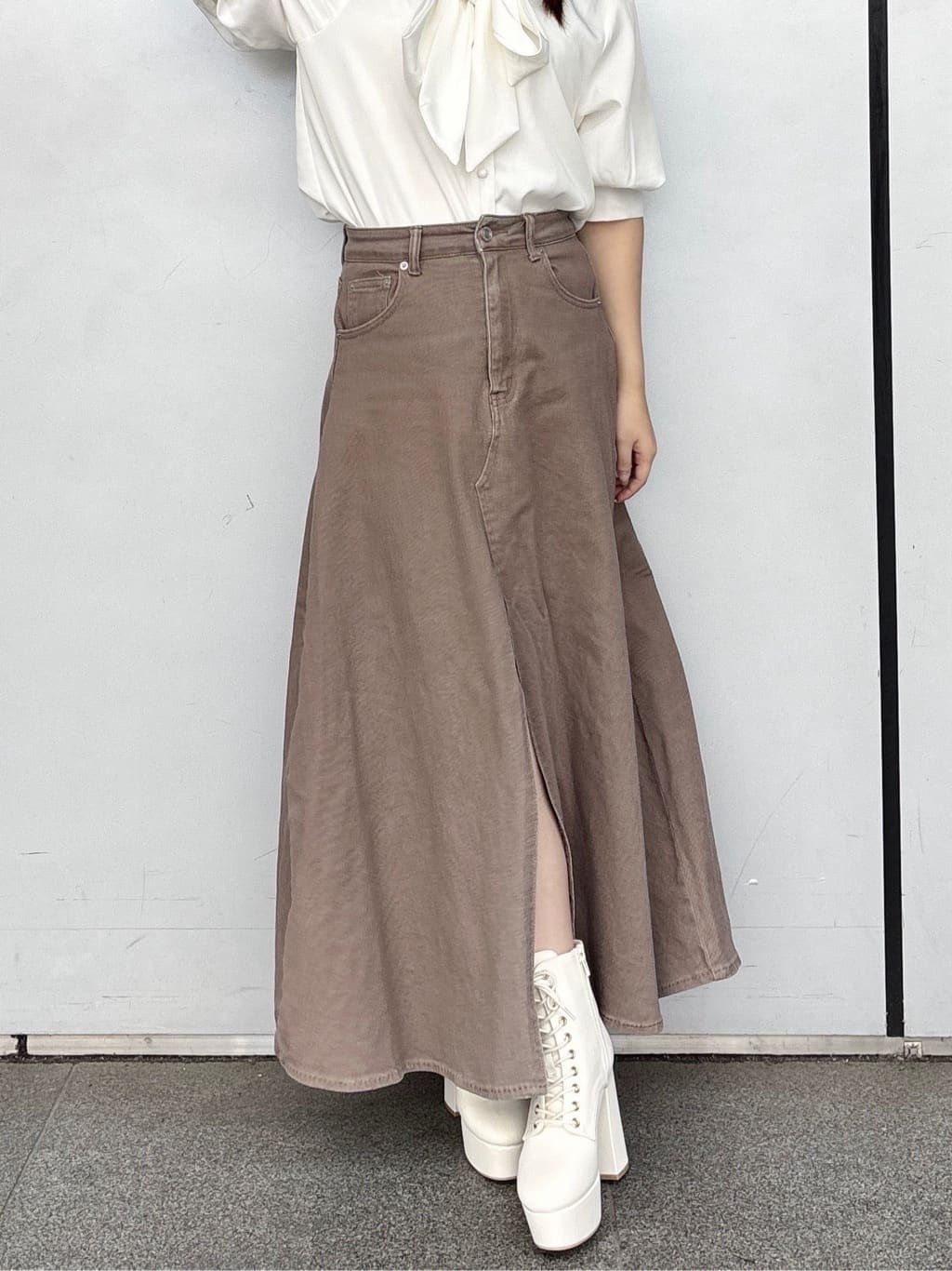 まっきーさんの「ESPERANZA｜【ラク盛り／ショートブーツ】リピーター続出／脚長美脚　厚底レースアップブーツ」を使ったコーディネート