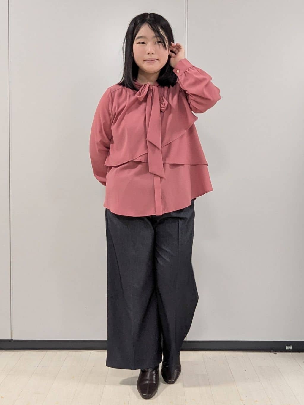 Nonさんの「index｜アシンメトリーレイヤードボウタイブラウス【洗濯機OK／イージーアイロン／防シワ】《XS～3L》」を使ったコーディネート