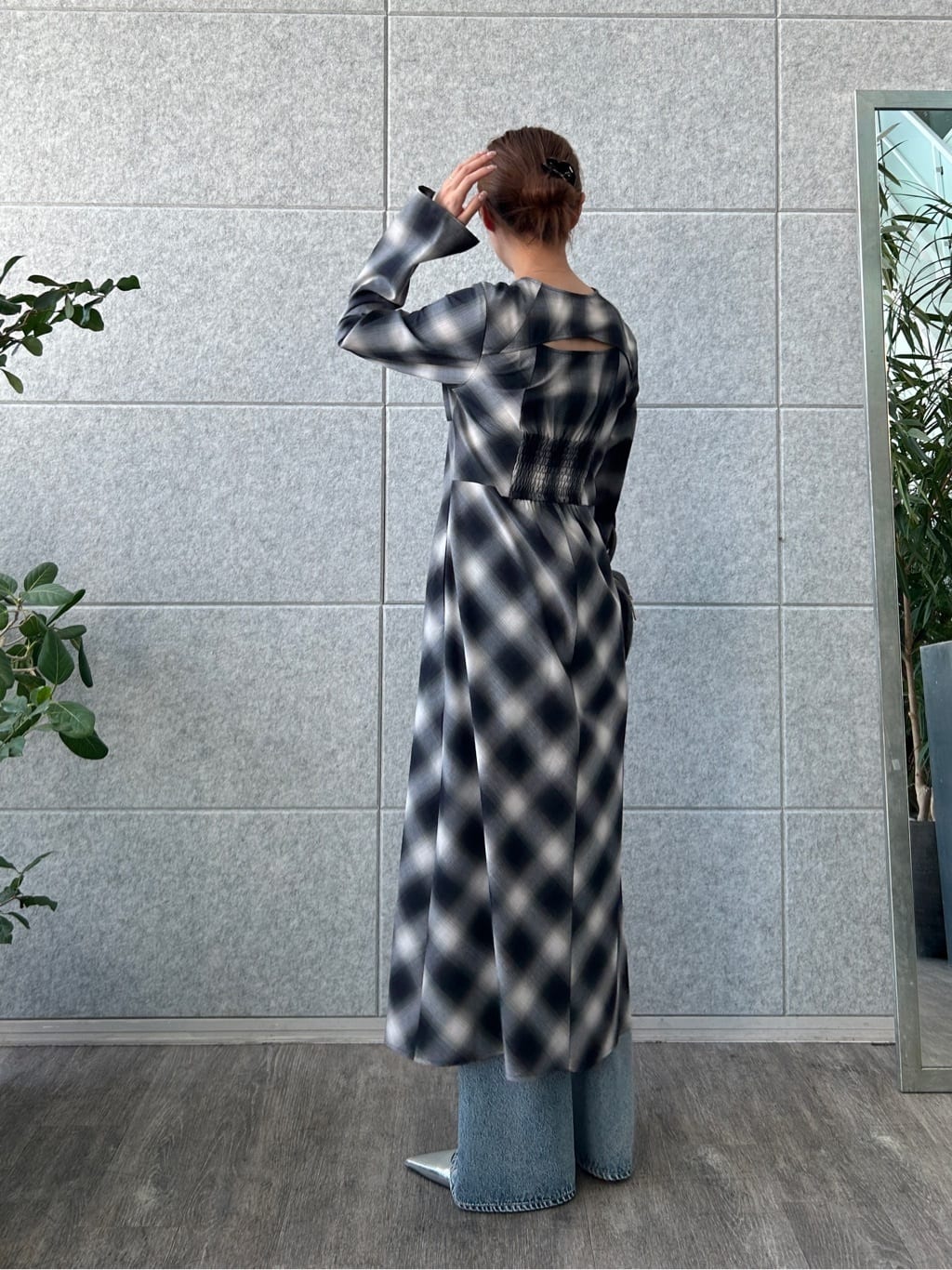 harunaさんの「CODE A｜shadow check femi dress」を使ったコーディネート
