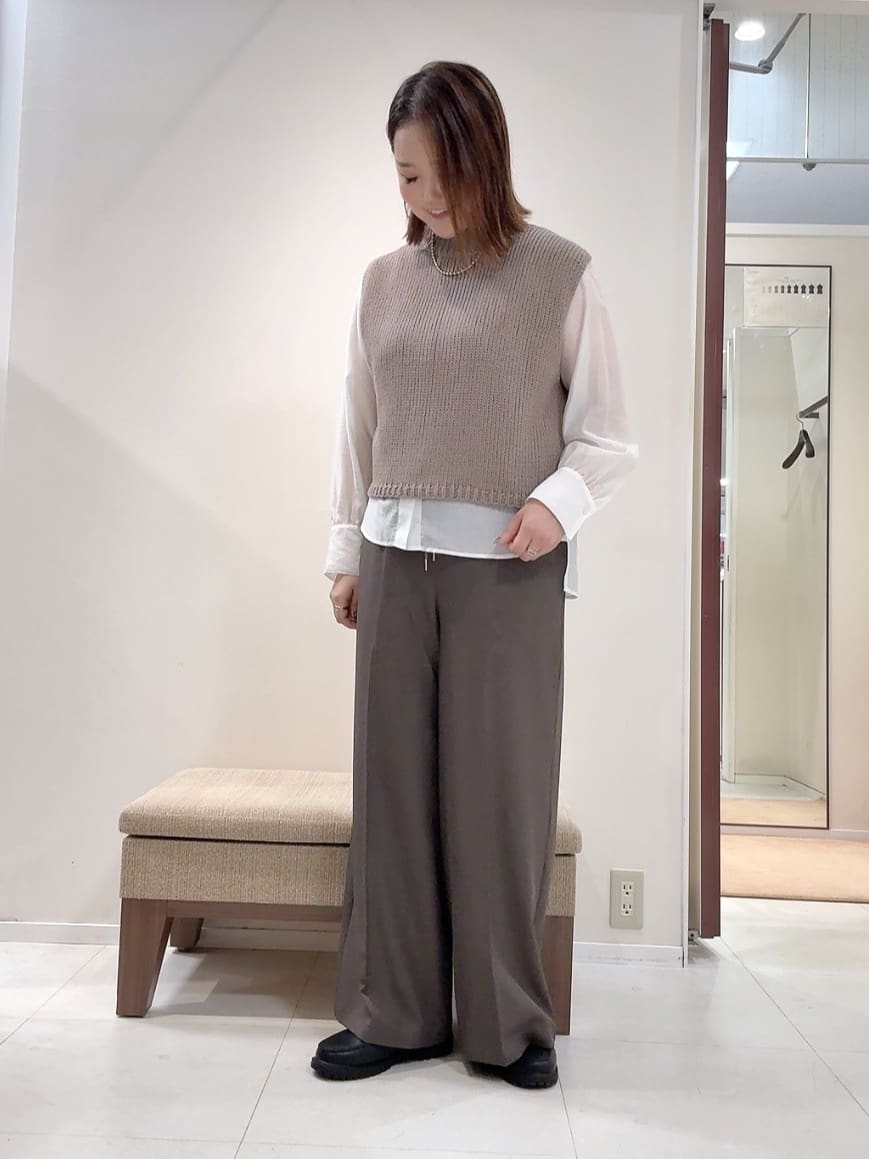 YUIさんの「UNTITLED｜【レイヤード/前ボタン】2WAYニットベスト」を使ったコーディネート