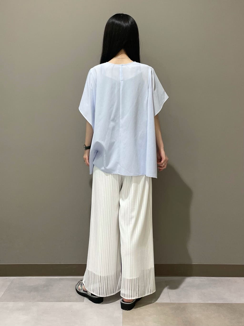 KEIKOさんの「INDIVI｜【体型カバー】スクエアブラウス」を使ったコーディネート