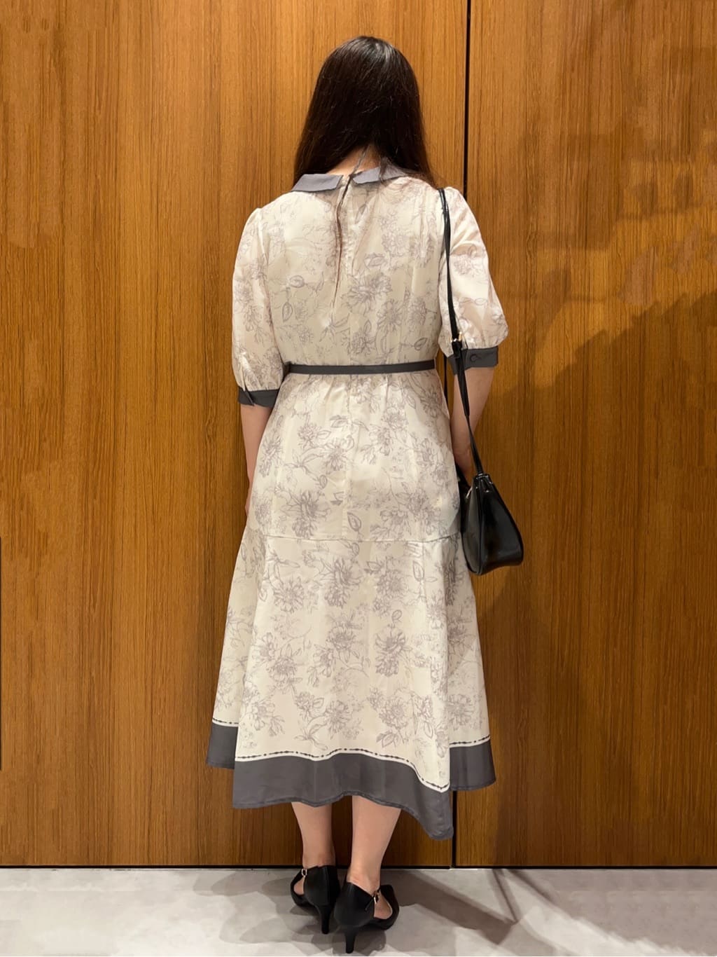 アスカさんの「index｜2WAY パネルフラワーバイカラーワンピース【洗濯機洗い可／イージーアイロン】」を使ったコーディネート