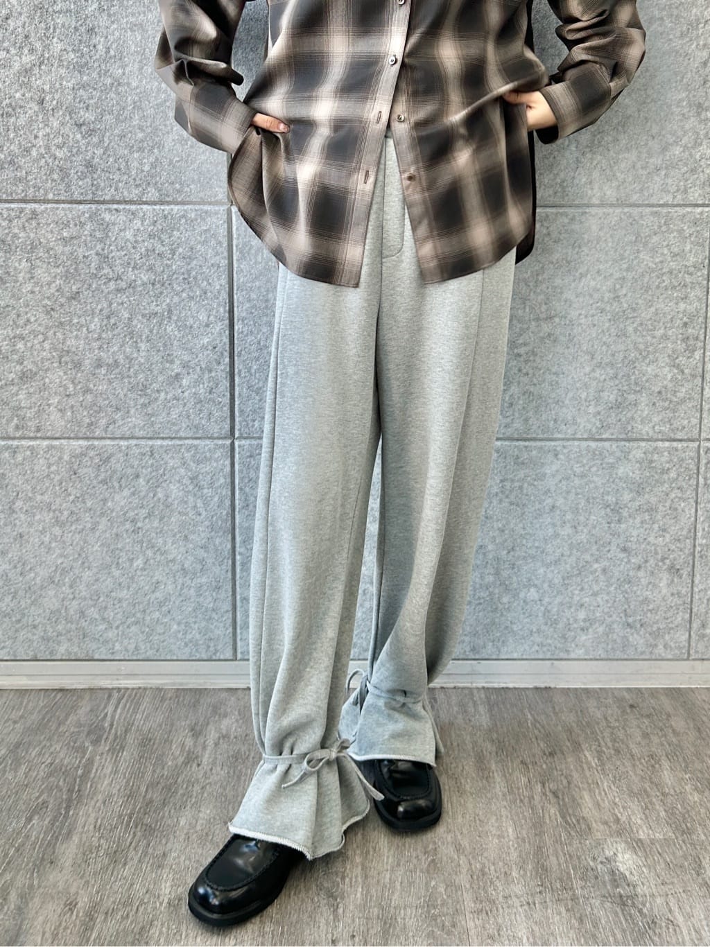 harunaさんの「CODE A｜shadow check over shirt」を使ったコーディネート