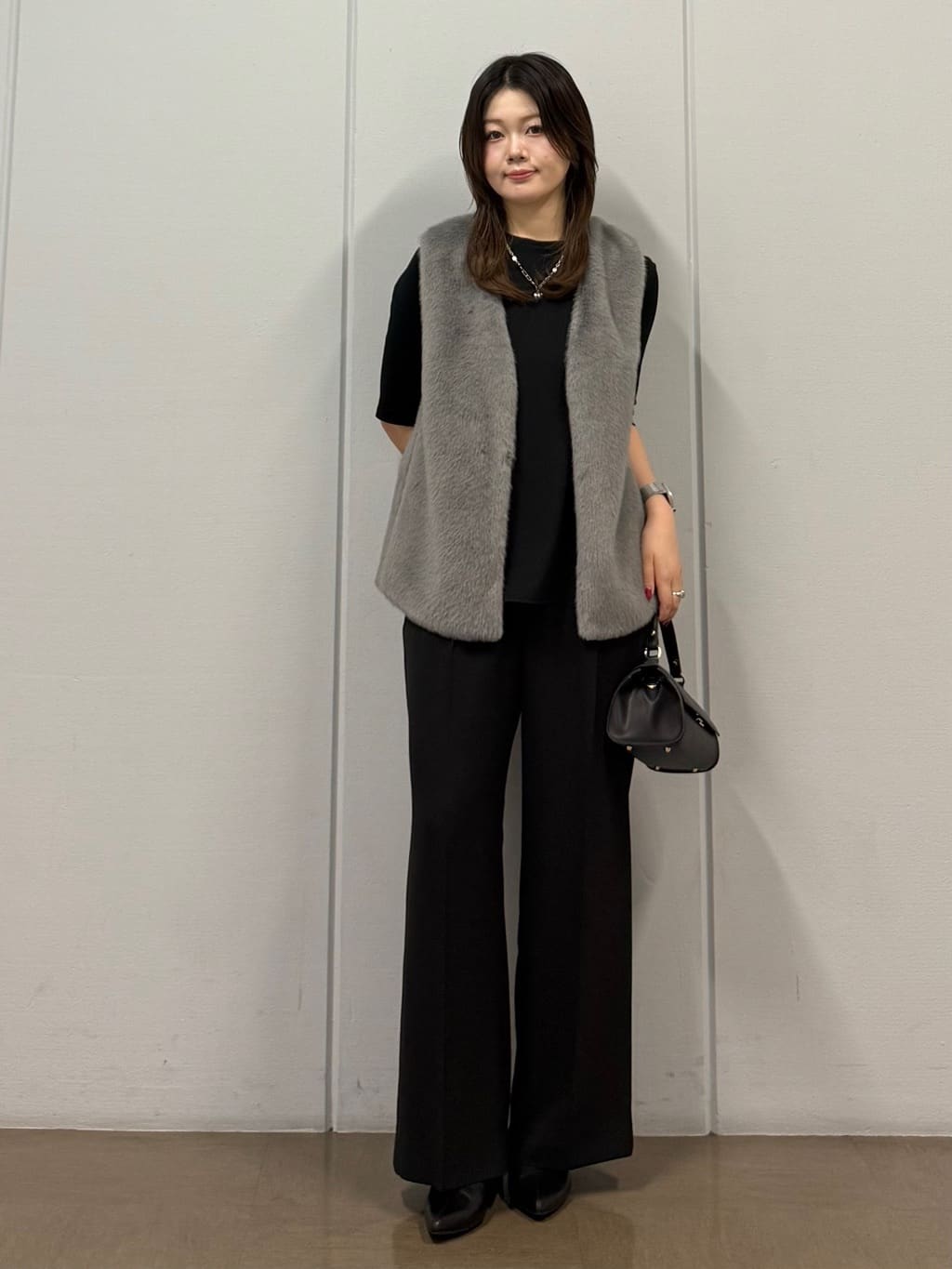 mizukiさんの「INDIVI｜ミンク調フェイクファージレ」を使ったコーディネート