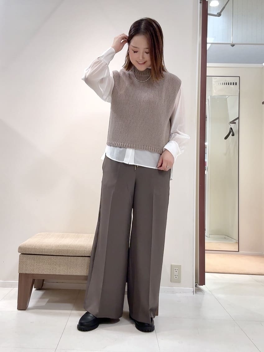 YUIさんの「UNTITLED｜【レイヤード/前ボタン】2WAYニットベスト」を使ったコーディネート